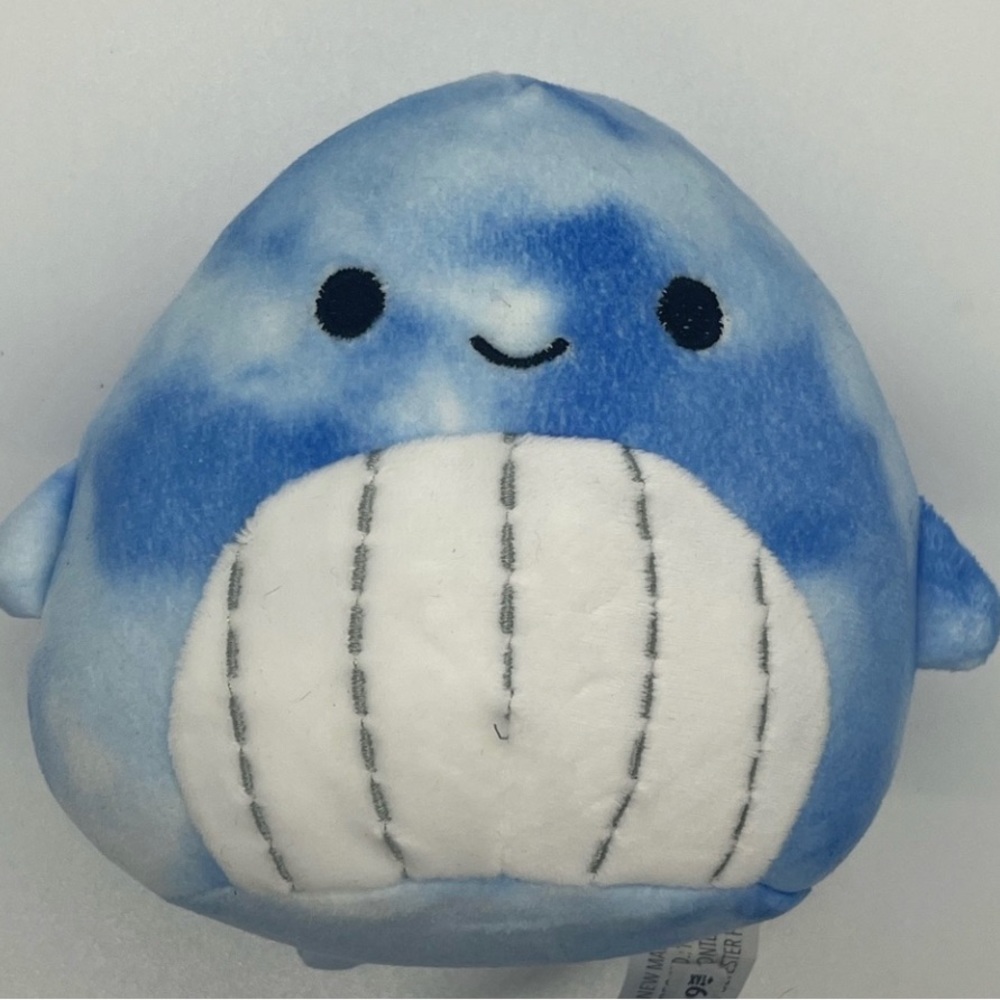 Beluga Squishmallow